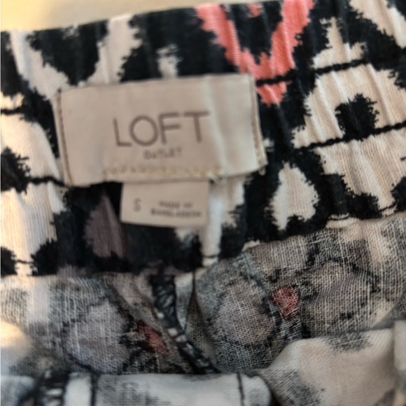 LOFT Black and White Geometric High Waist Shorts - Picture 3 of 3